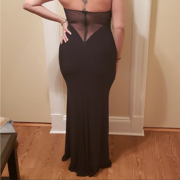 Size 14 Halter Style Black Classy Evening Gown - Picture 7 of 11